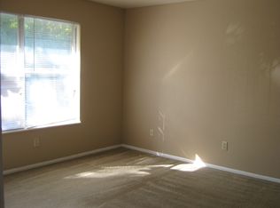 3616 N Chouteau Trfy APT B, Kansas City, MO 64117