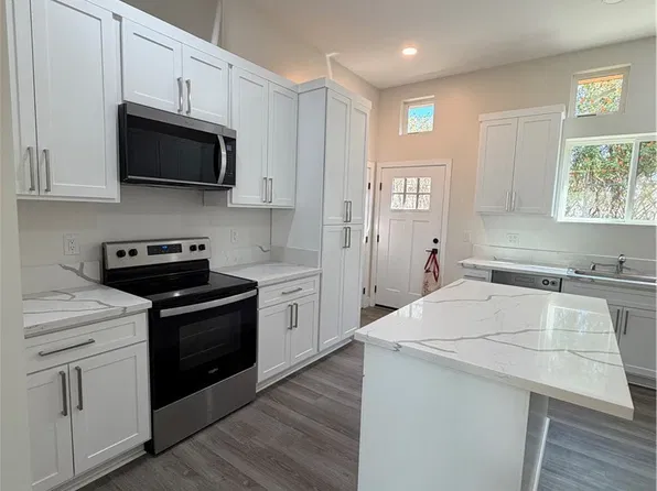 1295 W 25th St, Upland, CA 91784