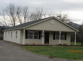430 W Burwell St, Salem, VA 24153