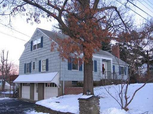 1st image of 10 Barr Ave