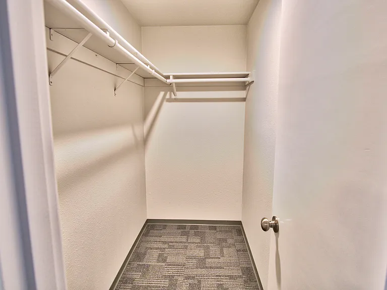 1302 NW Knoxville Blvd #303 — Photo 7