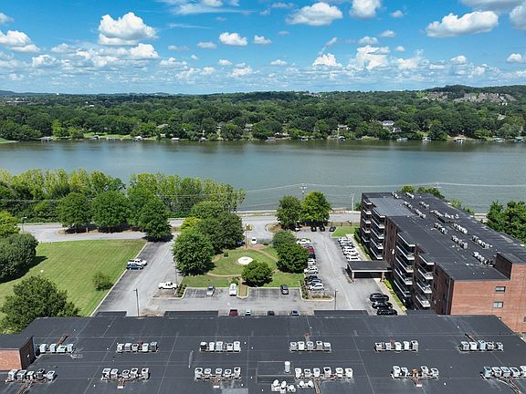2nd image of 200 Sanders Ferry Rd APT 1210