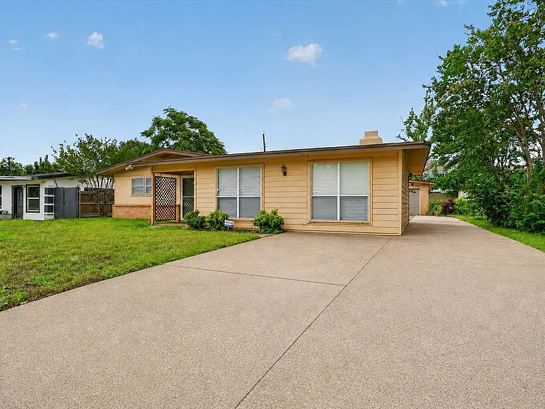 2924 Pritchett Dr — Photo 2