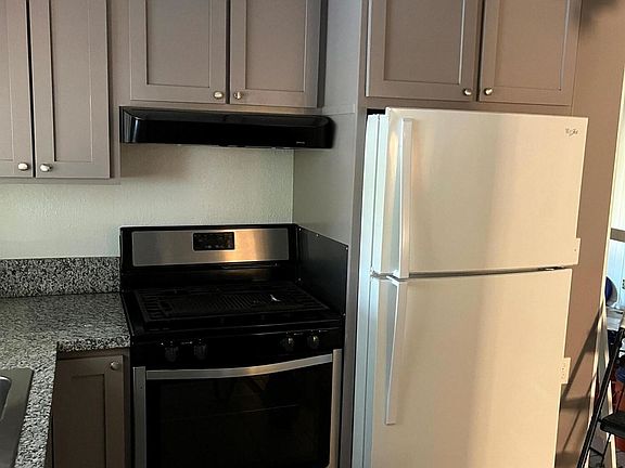 5th image of 2120 S Santa Fe St #F