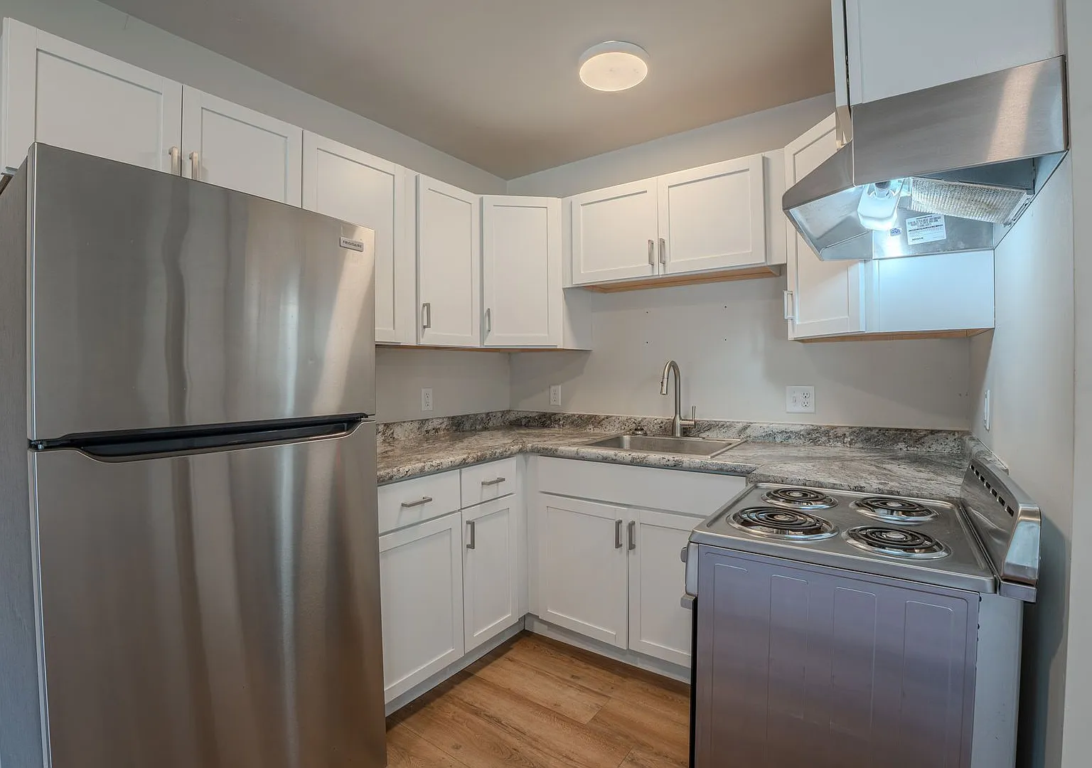 133 N Main St — Photo 4