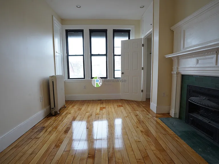 1212 Commonwealth Ave #1 — Photo 5