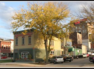 106 W River St, Dixon, IL 61021