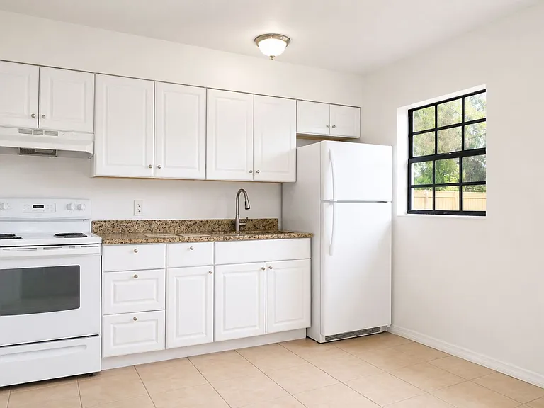 6013 Francis Dr — Photo 4
