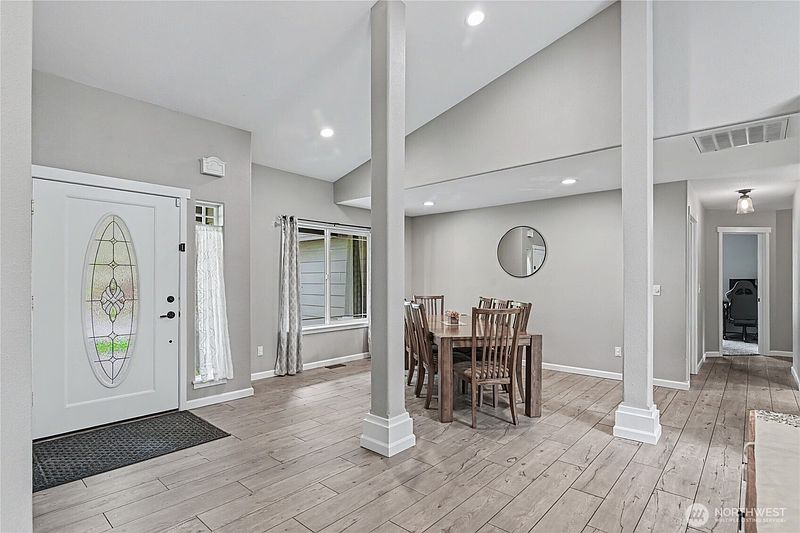 4th image of 8011 Countrywood Drive SE