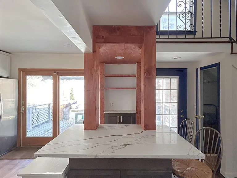 451 E Main St — Photo 10