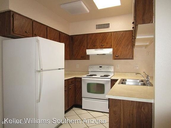 2nd image of 8828 E Arbor St