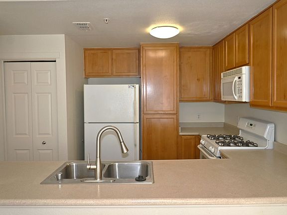 5th image of 5201 Laguna Oaks Dr Unit 199