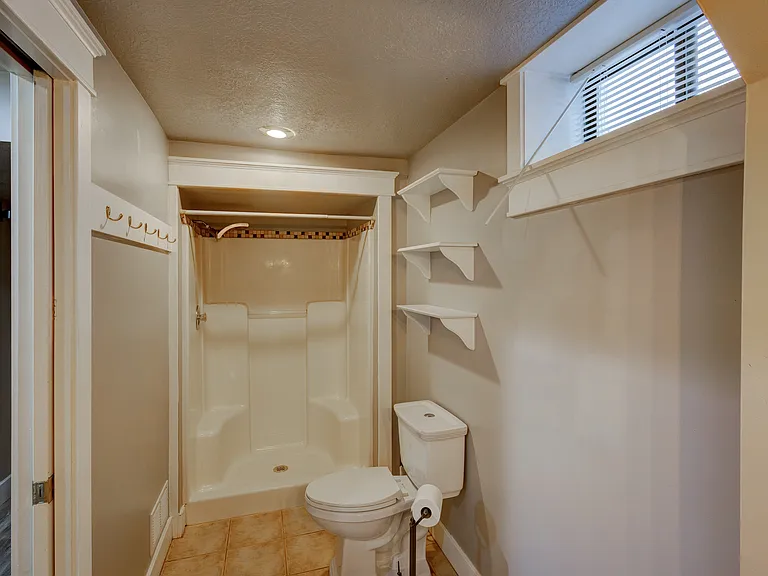 3538 Quincy Ave — Photo 5