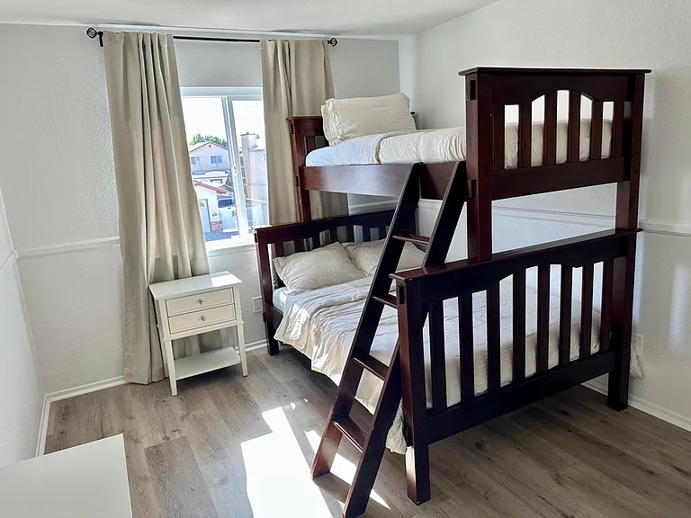 749 E Avenue J9 — Photo 25