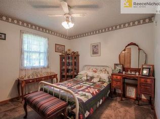 7875 Buckwood Dr, Smithville, MO 64089