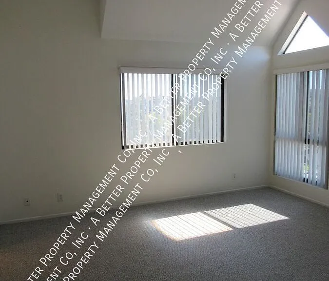 1077 Park Ave #4 — Photo 11