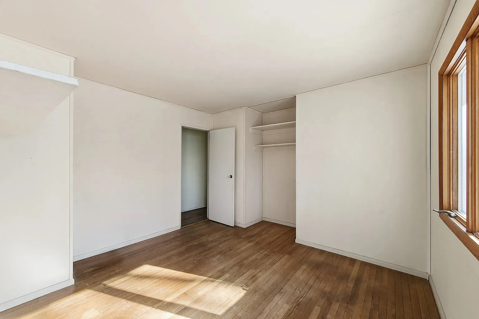 3 bed, 1.5 bath, 960 sqft, $3,500 — Photo 4