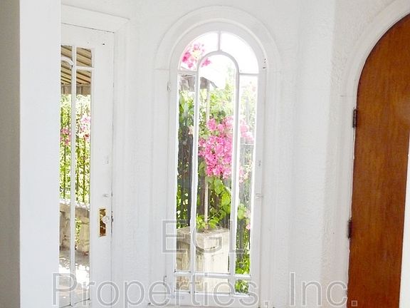 5th image of 2803 Blanchard St