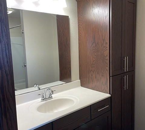 3rd image of 1035 S 10th St