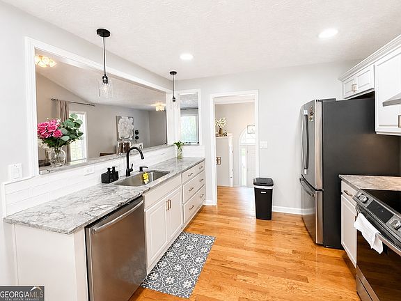 4th image of 3980 Piper Glen Dr