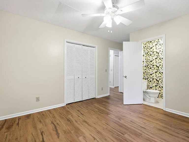 122 Wells St — Photo 10