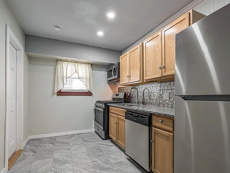1268 Pondview Ave #A — Photo 8