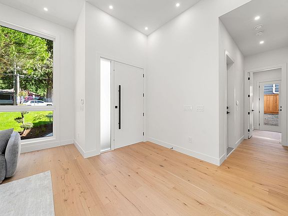 5th image of 1511 Burrill Ave