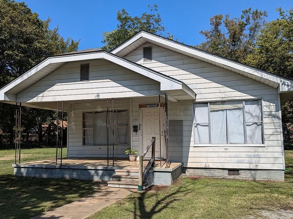 1st image of 520 Main St