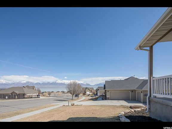 3rd image of 93 W Fairway Blvd