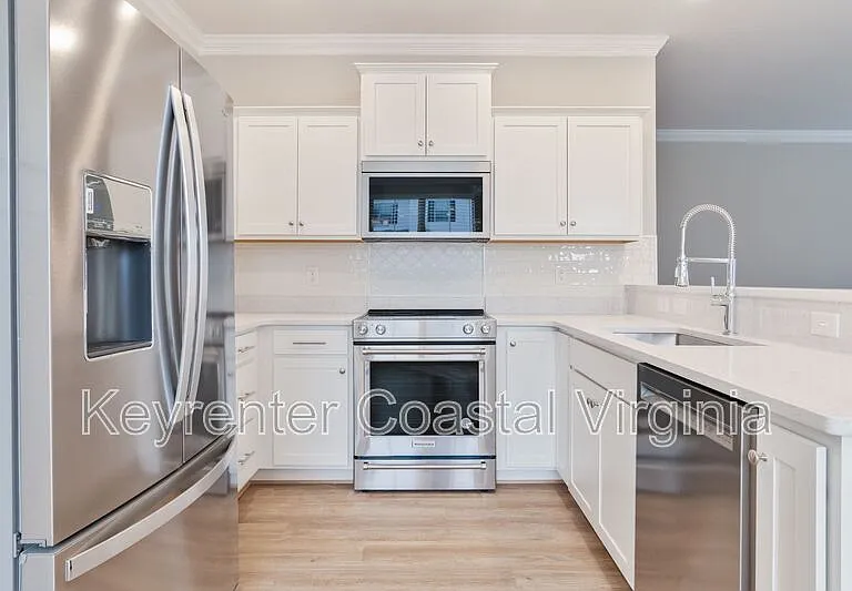 1302 Kathy Ann Way E — Photo 4