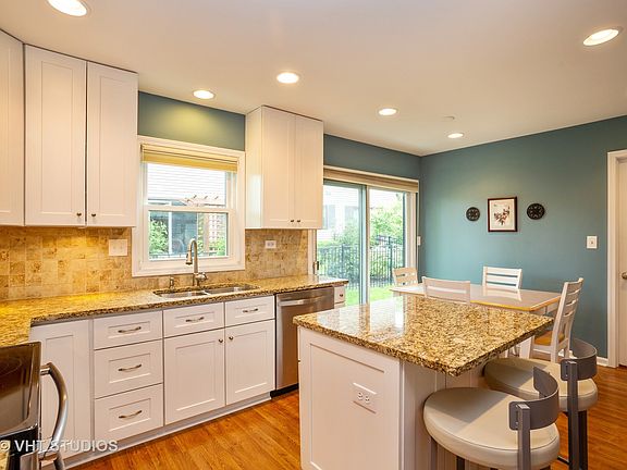 3rd image of 117 Branchwood Dr
