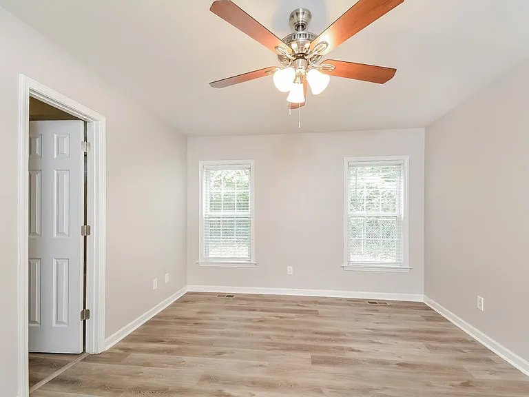 504 Jaffiley Ct — Photo 7