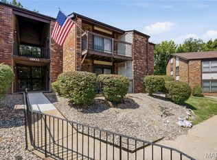 6803 Cottage Grove Ln APT F, Saint Louis, MO 63129