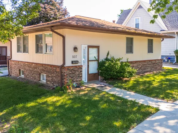 507 W Miller St, Bloomington, IL 61701
