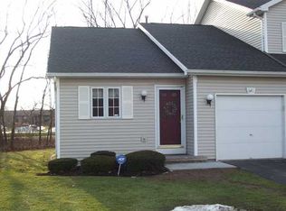 641 Strand Pond Cir, Webster, NY 14580