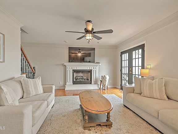 5th image of 4021 Lakota Pl