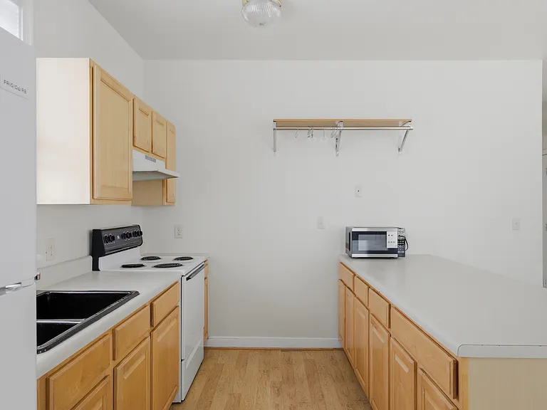 1706 W Moore St — Photo 20