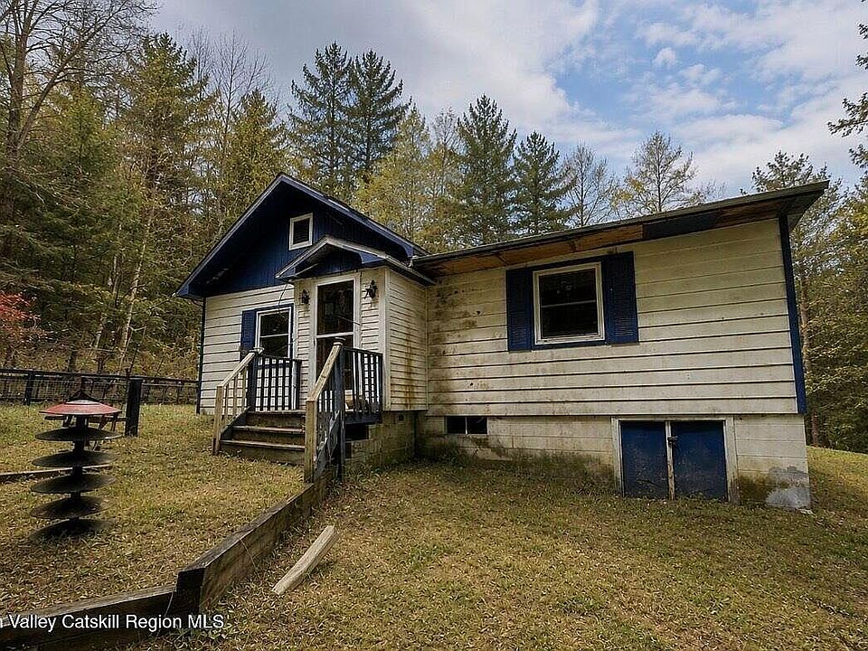 1st image of 388 Fitzsimmons Road