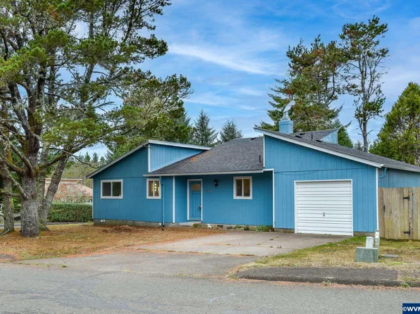 1030 SE Ball Blvd, Waldport, OR 97394