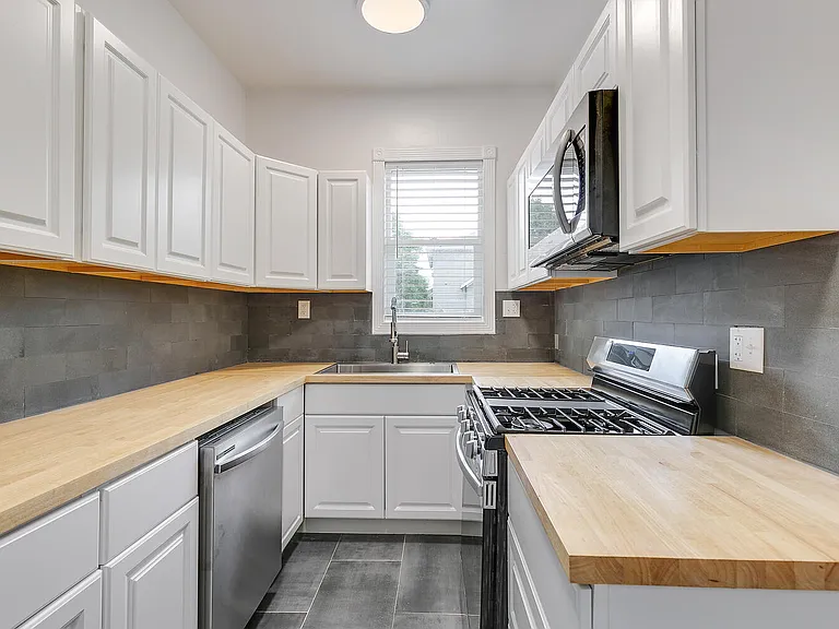 1579 N Franklin St #H — Photo 12