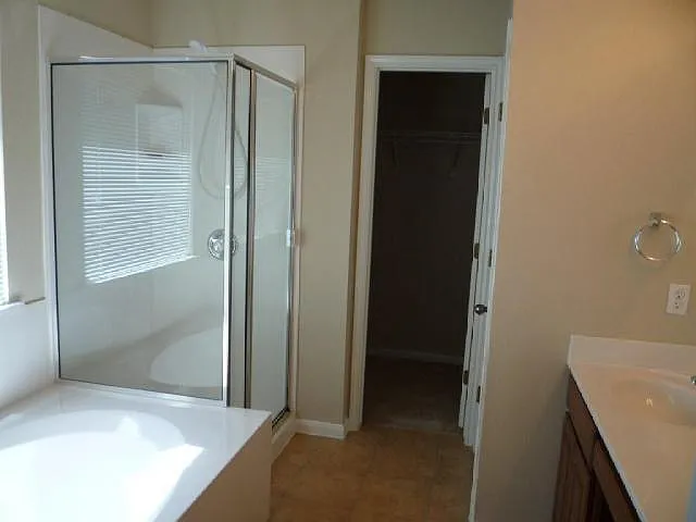 102 Aguilar Dr — Photo 7