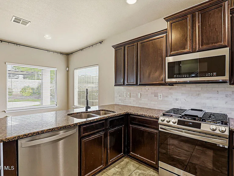 3144 Hidden Creek Dr — Photo 10