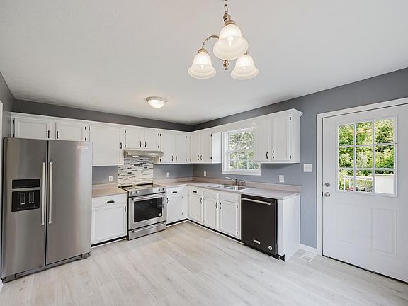 5th image of 31 Windy Cove Ln