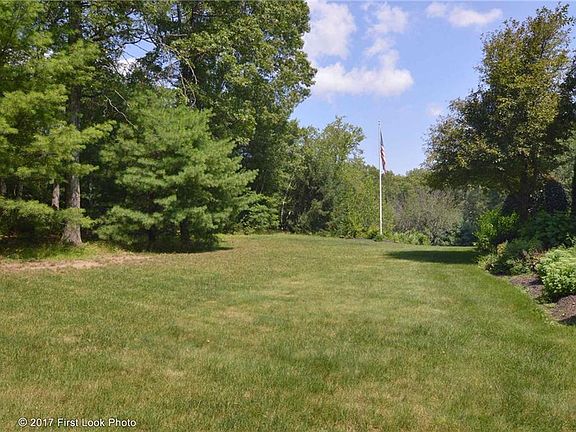 4th image of 16 Rollingwood Dr
