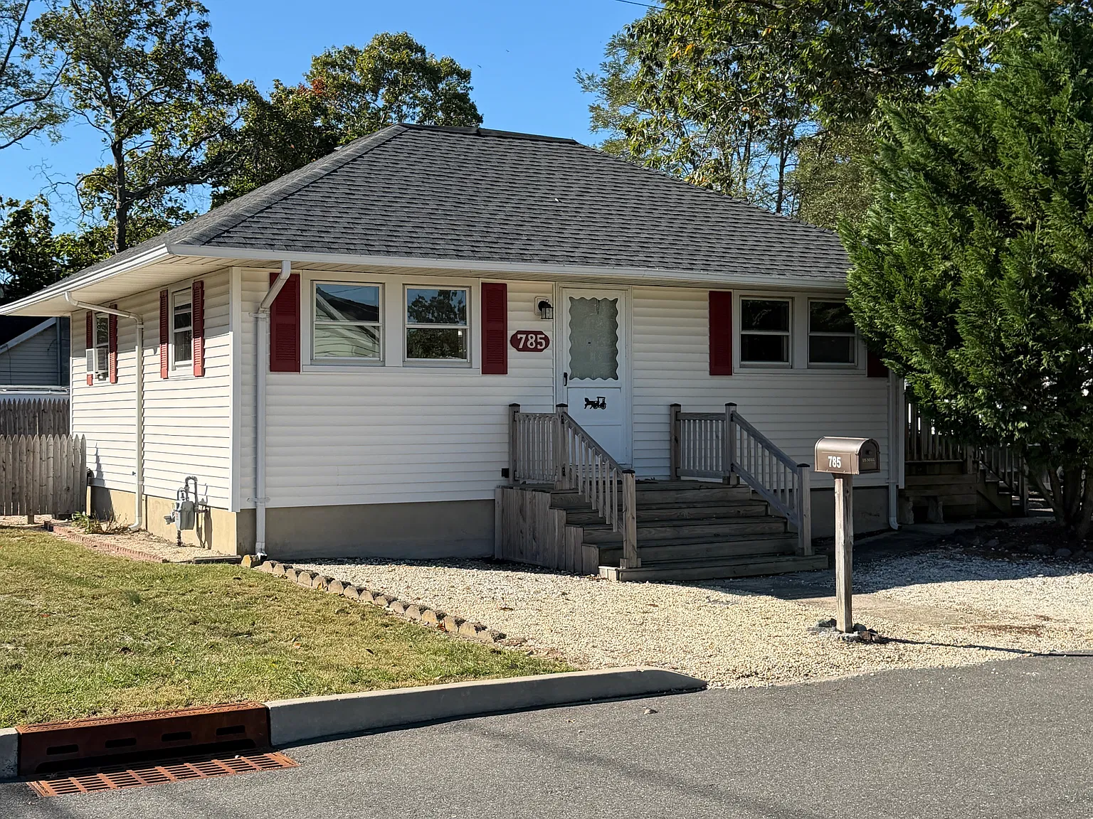 2 bed, 700 sqft, $2,595 — Photo 1