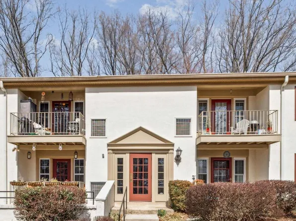 5900 Kingsford Rd #431, Springfield, VA 22152