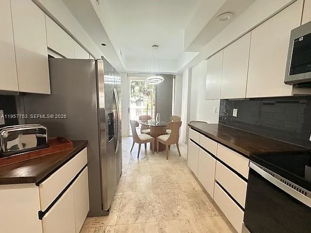 3900 Island Blvd #B303 — Photo 25