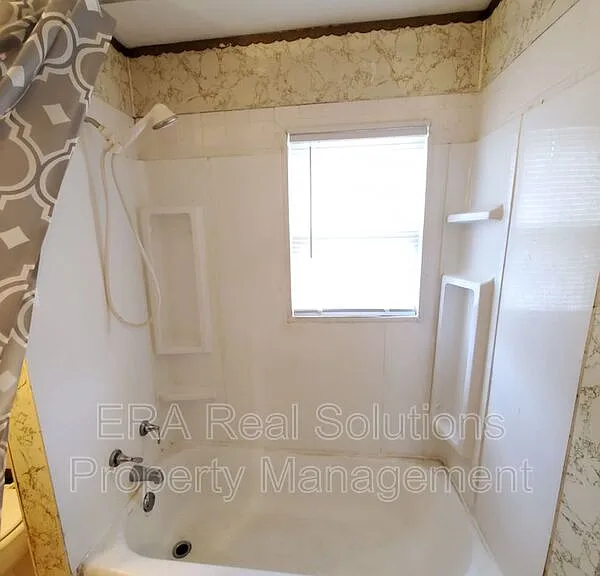 695 S Eureka Ave — Photo 19