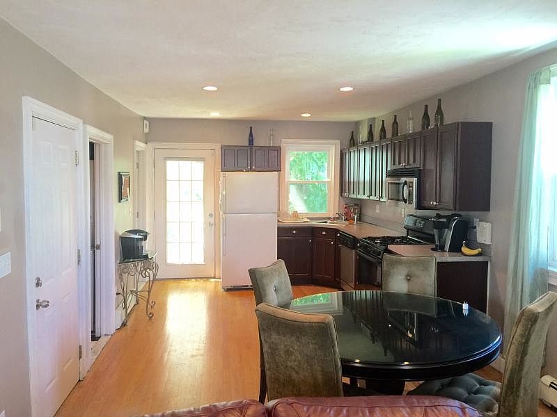 2nd image of 263 Bolton St