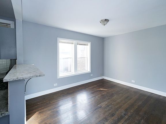3rd image of 5035 W Waveland Ave #1